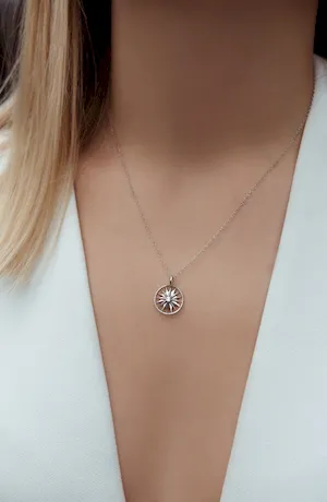Кулон ''Iconic'' в белом серебре